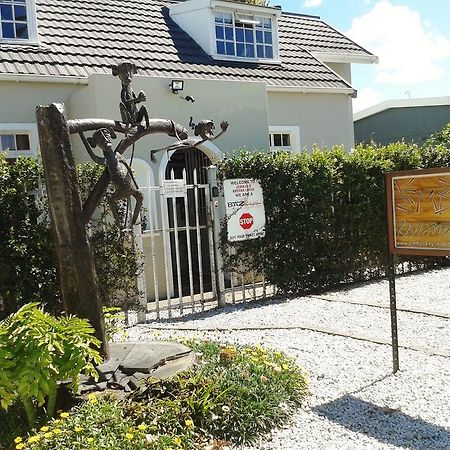 Jembjo'S Knysna Lodge & Backpackers Екстер'єр фото