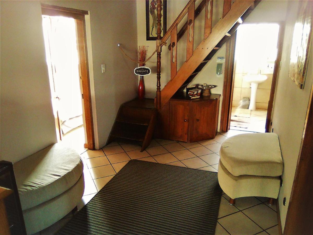 Jembjo'S Knysna Lodge & Backpackers Екстер'єр фото