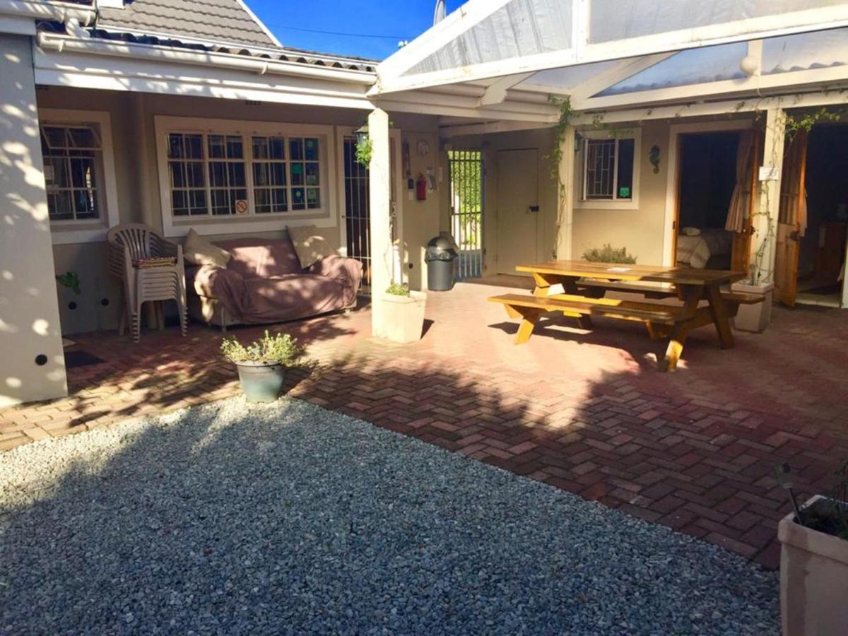 Jembjo'S Knysna Lodge & Backpackers Екстер'єр фото