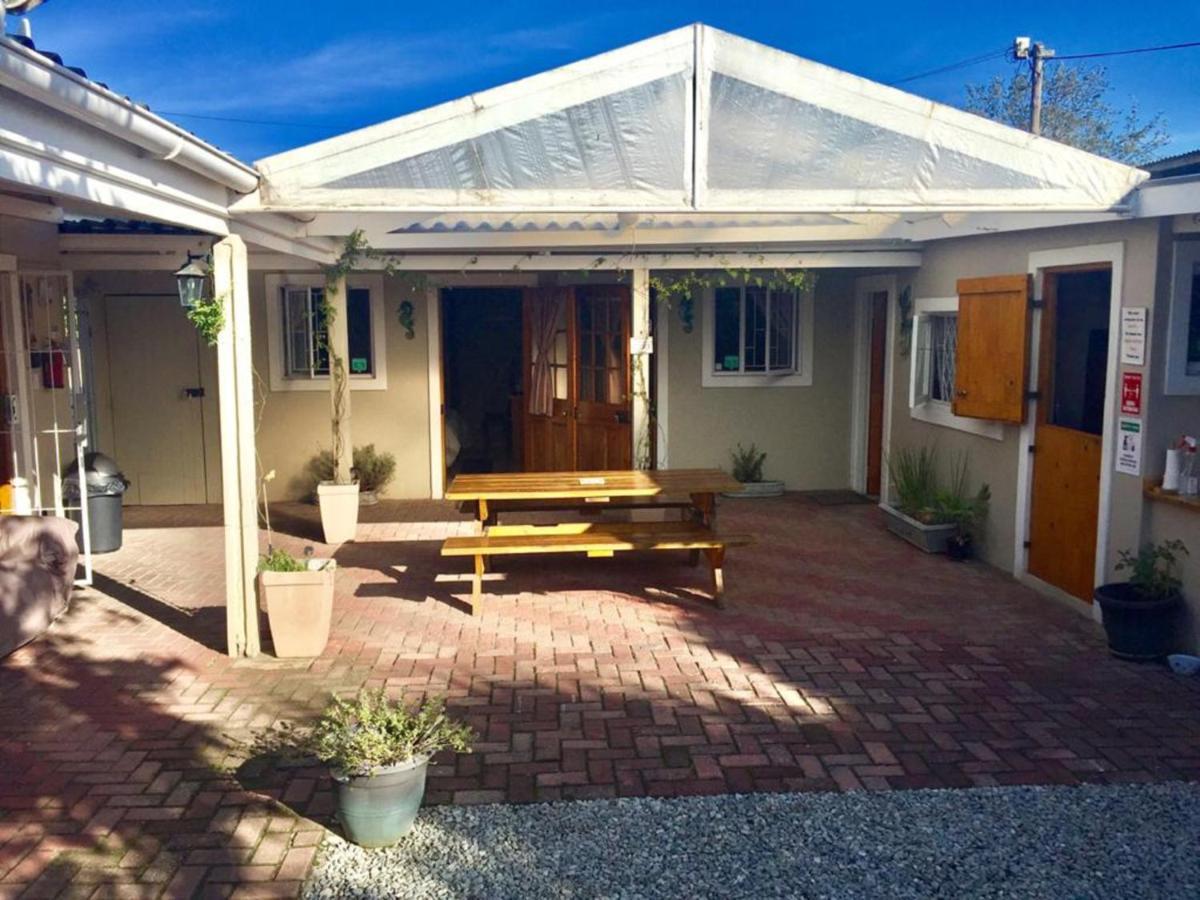Jembjo'S Knysna Lodge & Backpackers Екстер'єр фото