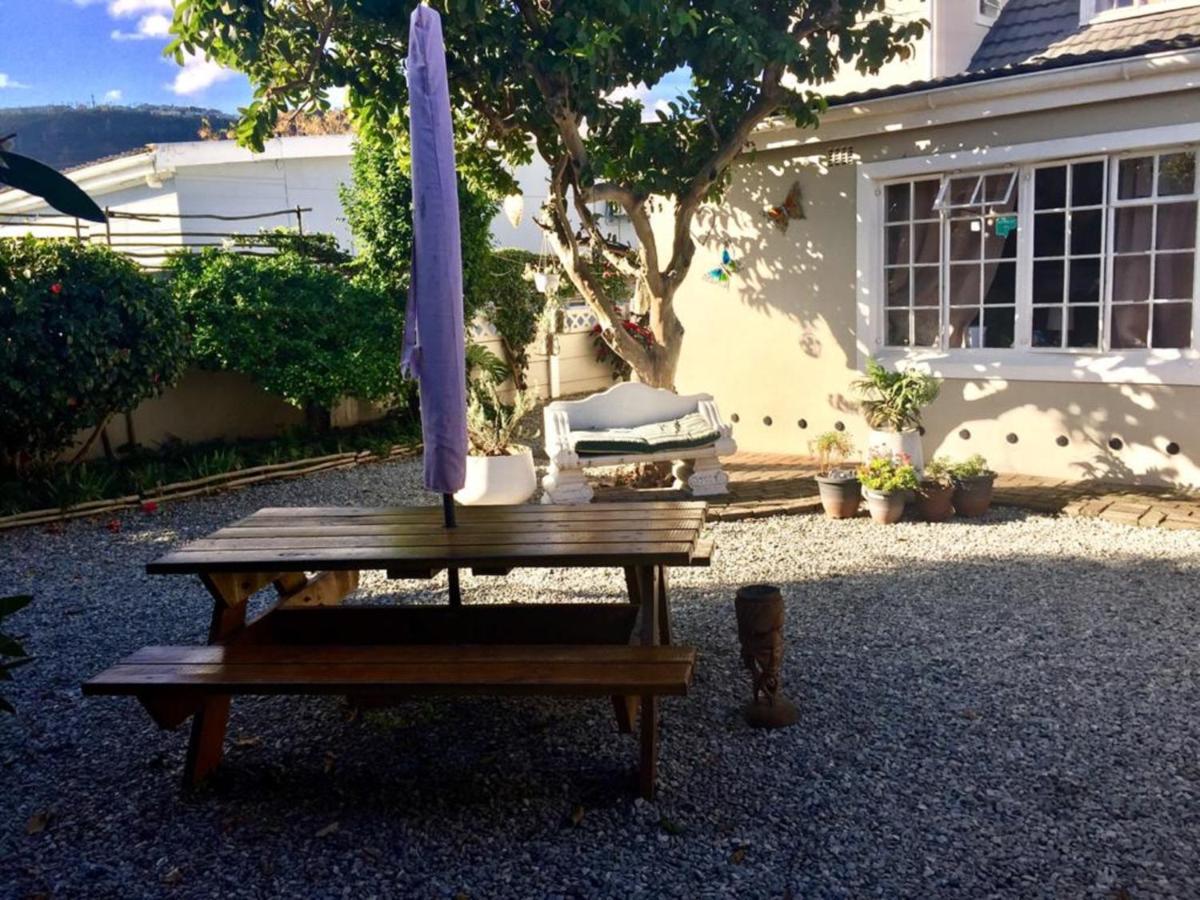Jembjo'S Knysna Lodge & Backpackers Екстер'єр фото