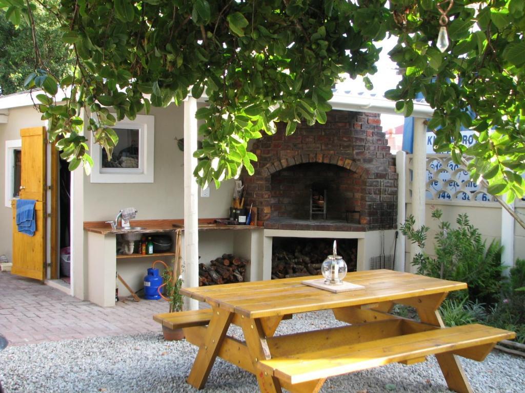 Jembjo'S Knysna Lodge & Backpackers Екстер'єр фото
