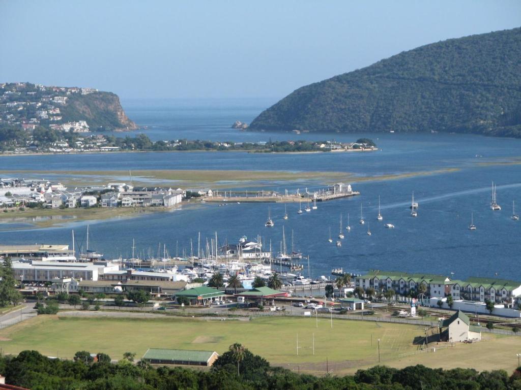 Jembjo'S Knysna Lodge & Backpackers Екстер'єр фото