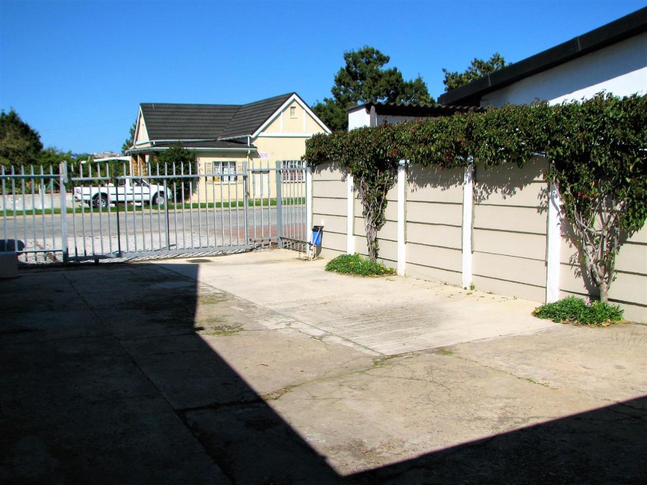 Jembjo'S Knysna Lodge & Backpackers Екстер'єр фото