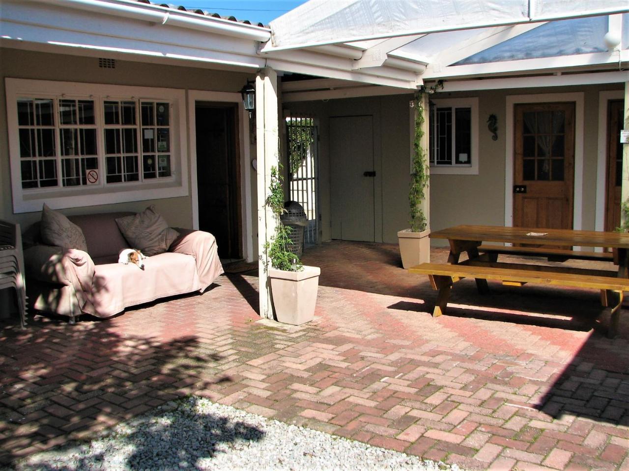 Jembjo'S Knysna Lodge & Backpackers Екстер'єр фото