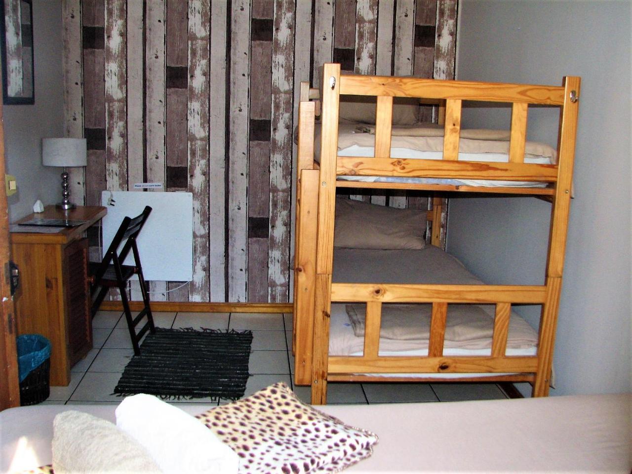 Jembjo'S Knysna Lodge & Backpackers Екстер'єр фото