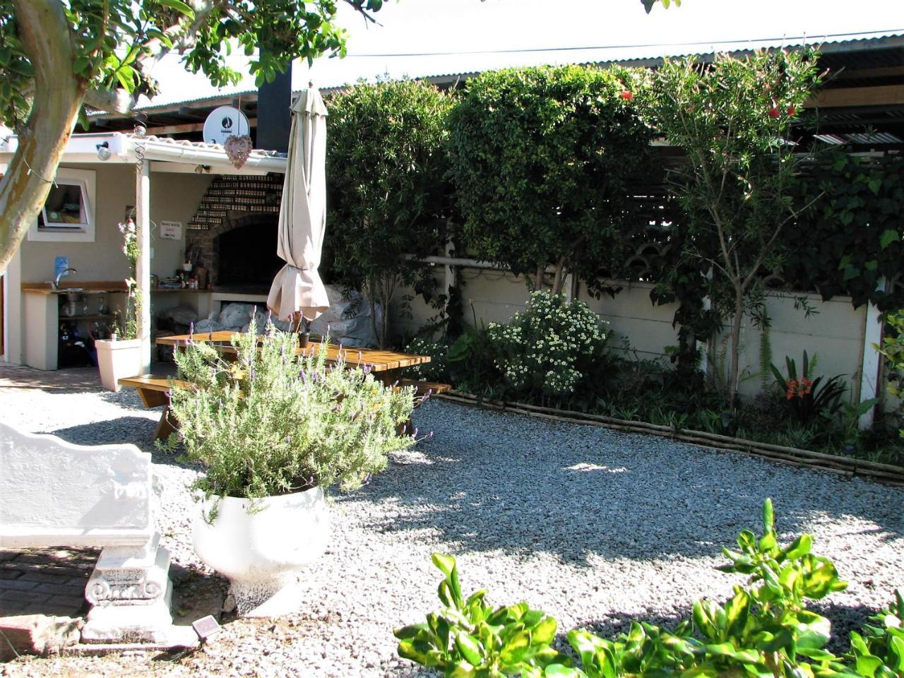 Jembjo'S Knysna Lodge & Backpackers Екстер'єр фото