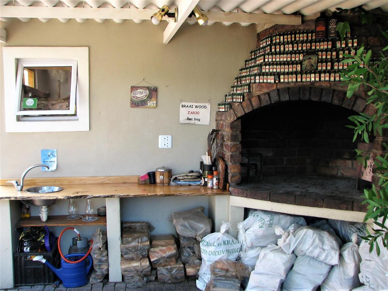 Jembjo'S Knysna Lodge & Backpackers Екстер'єр фото