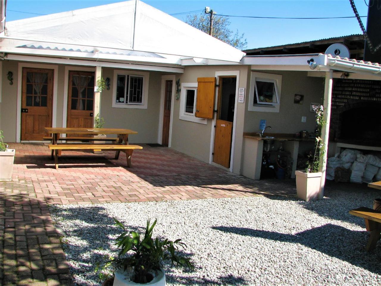 Jembjo'S Knysna Lodge & Backpackers Екстер'єр фото