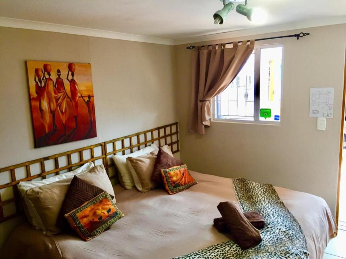 Jembjo'S Knysna Lodge & Backpackers Екстер'єр фото