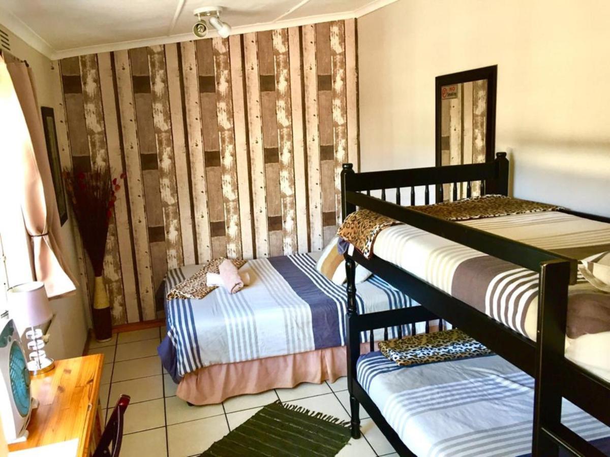 Jembjo'S Knysna Lodge & Backpackers Екстер'єр фото