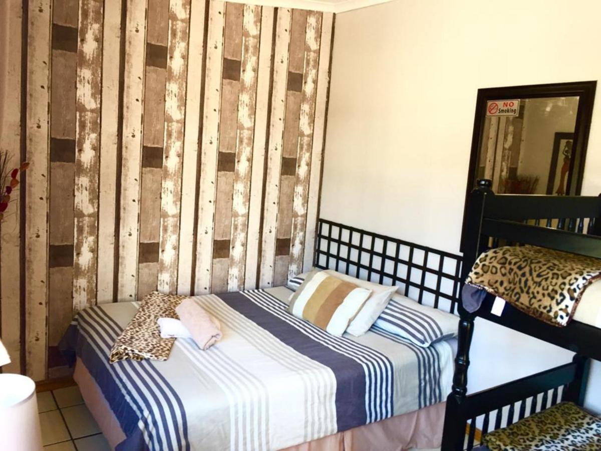 Jembjo'S Knysna Lodge & Backpackers Екстер'єр фото